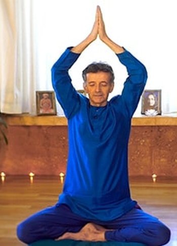 Gyandev Parvatasana